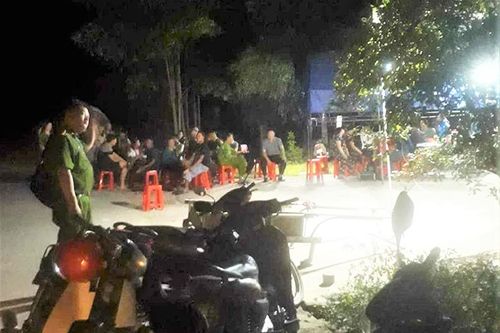 Hà Tĩnh: Bắt gã đàn ông đâm chết người phụ nữ hàng xóm