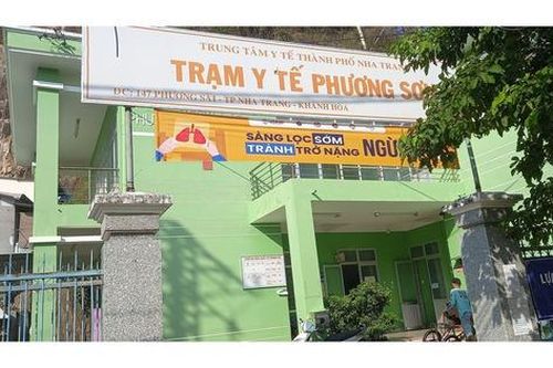 Quyền lợi của nhân viên y tế các phường sáp nhập ở Khánh Hòa thực hiện ra sao?