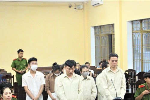 Quảng Nam: Giúp sức chuyển tiền trái phép qua biên giới, 8 người lĩnh án tù
