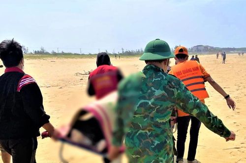 Quảng Nam: Tìm thấy thi thể nam sinh bơi ra biển cứu bạn mất tích