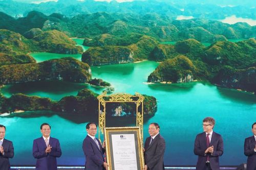 Lung linh đêm hội 'Hải Phòng - Bừng sáng miền di sản'