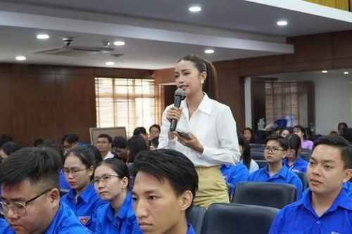 Thành Đoàn TP. HCM tuyên dương 263 'Thanh niên tiên tiến TP. HCM làm theo lời Bác'