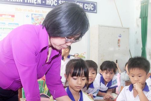 Nâng bước chân trò nghèo miền biển Bình Định