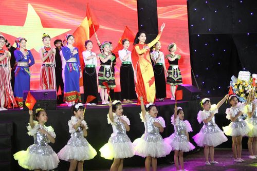 Bảo vệ nền tảng tư tưởng của Đảng, Hồ Chí Minh cần bắt đầu từ giáo dục