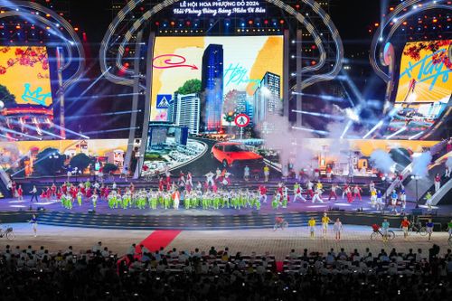 Lung linh Đêm hội Hoa Phượng Đỏ- Hải Phòng năm 2024
