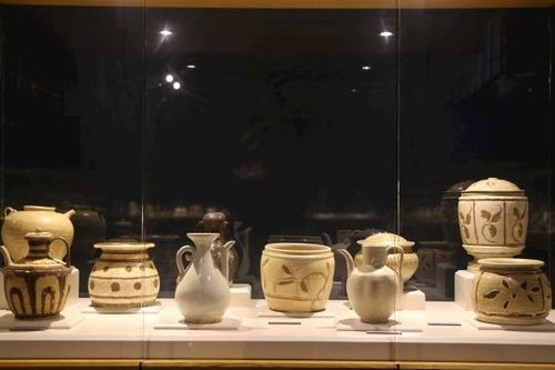Hải Phòng: Trưng bày 18 Bảo vật quốc gia nhân dịp Lễ hội Hoa Phượng đỏ 2024