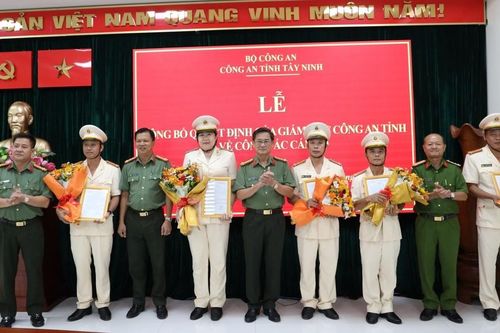 Điều động, bổ nhiệm nhân sự chủ chốt ở 3 tỉnh, thành phía Nam