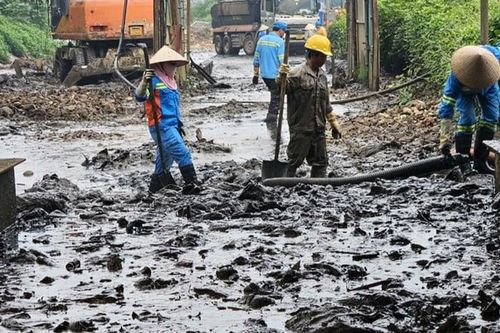 Hà Nội yêu cầu làm rõ trách nhiệm trong vụ sạt lở tại bãi rác Nam Sơn