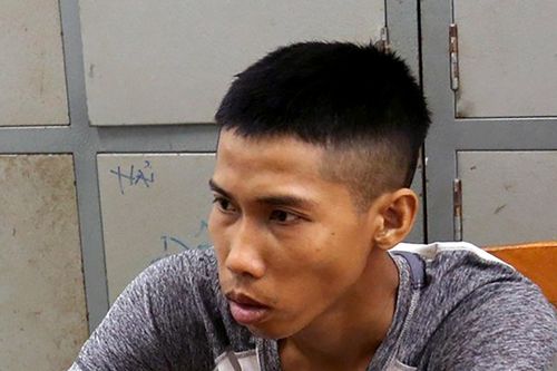 'Phượt thủ' che biển số xe, giật túi xách của hai bé gái