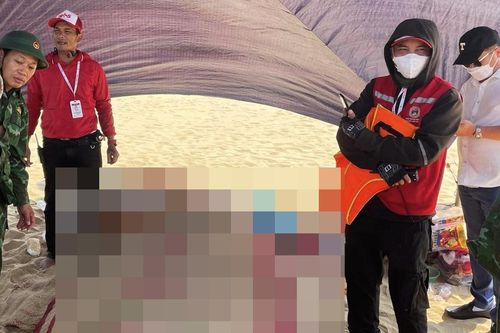 Tìm thấy thi thể nam sinh lớp 8 mất tích khi bơi ra biển cứu bạn