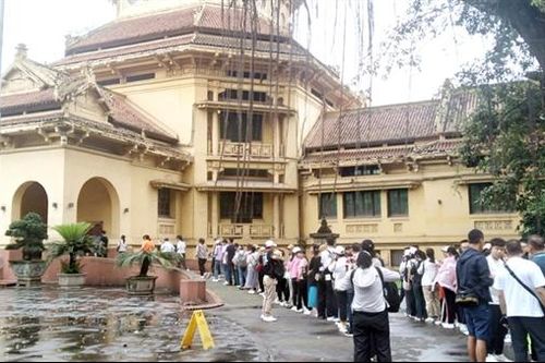Thênh thang phố nắng