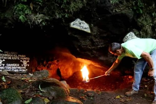 Hang tử thần chứa loại khí độc chết người khiến mọi sinh vật đều khiếp sợ