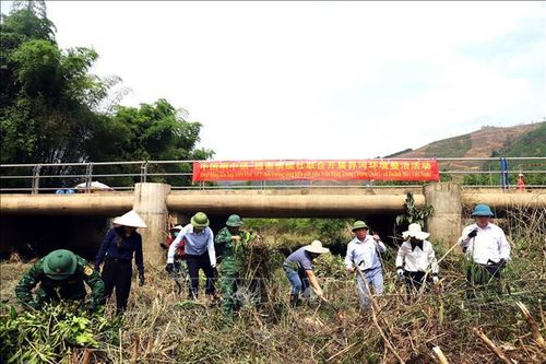 Bảo đảm vệ sinh môi trường trên sông biên giới