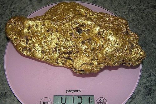 Người đàn ông đào được cục vàng nặng 4,1kg giá hơn 6 tỷ đồng
