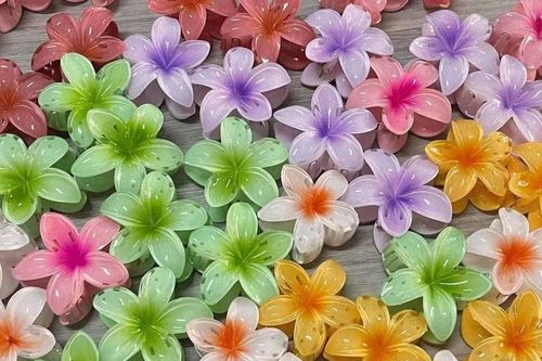 Doanh thu tiền tỷ từ việc kinh doanh sản phẩm kẹp hoa sứ hot trend