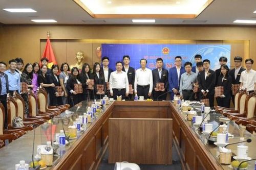 Đoàn học sinh Việt Nam sẵn sàng tham dự kỳ thi khoa học kỹ thuật quốc tế