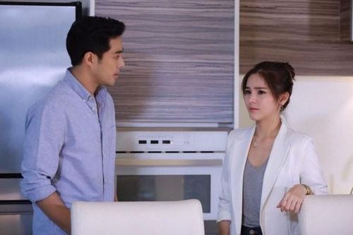 Vô tình gặp lại vợ cũ, tôi cúi mặt xấu hổ trước câu nói nhẹ nhàng mà sâu cay đến tận xương