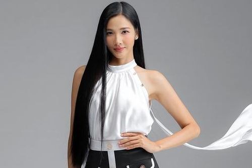 Hoàng Thùy lăng xê phong cách thời trang thể hiện nữ quyền