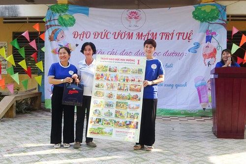 Ươm mầm đạo đức cho học sinh Khmer huyện Tri Tôn
