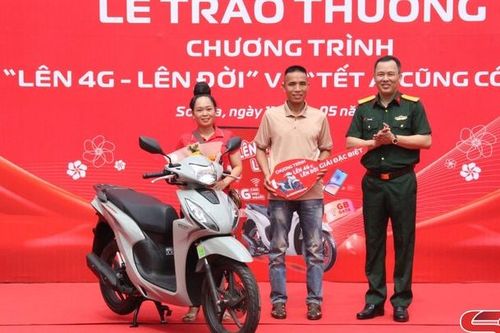 Trao thưởng chương trình 'Lên 4G – Lên đời' và 'Tết A.I cũng có quà'