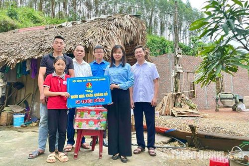Hỗ trợ 50 triệu đồng xây dựng Ngôi nhà khăn quàng đỏ