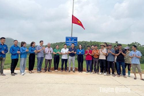 Sơn Dương khánh thành công trình Sáng - xanh - sạch đường quê nông thôn mới