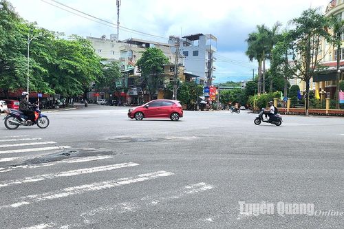Cần rà soát các điểm đèn tín hiệu giao thông trên địa bàn thành phố Tuyên Quang