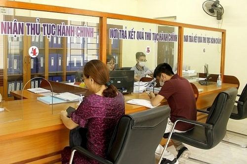 Từ 1/6, tất cả bộ phận một cửa ở Hà Nội thu phí không dùng tiền mặt