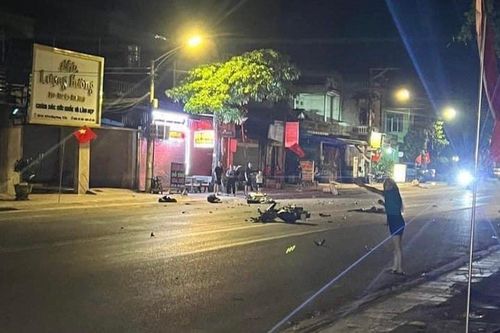 Va chạm giữa 3 xe máy, 2 thanh niên thương vong