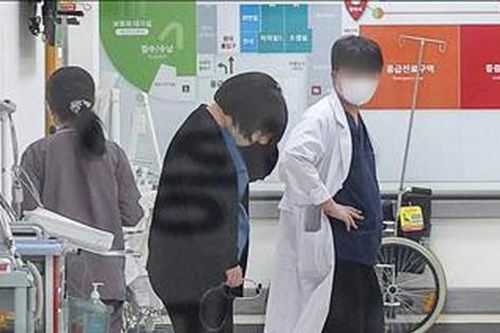 Hàn Quốc ngăn bác sĩ nước ngoài hành nghề không giấy phép