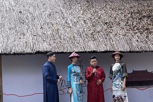 Áo dài viết tiếp ước mơ