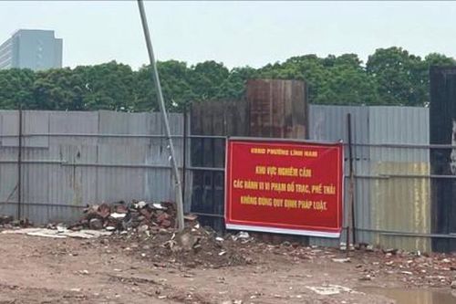 Việc đổ trộm phế thải ở xứ Đồng Bắng (quận Hoàng Mai) đã được kiểm tra, xử lý