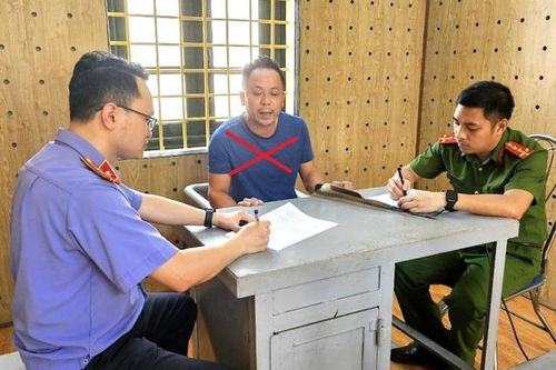 Phát hiện khai thác cát trái phép, hai gã thanh niên Hải Dương tìm cách chống trả công an