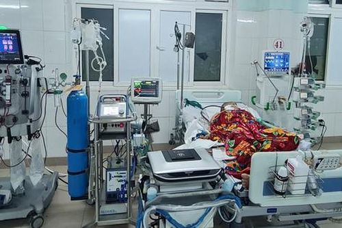 Hai lần chạy ECMO cứu sống thần kỳ người phụ nữ có trái tim 'siêu nhạy cảm'