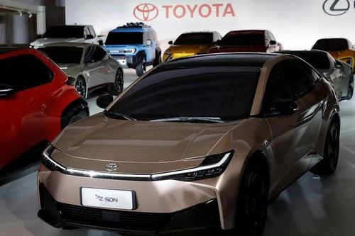Toyota bắt tay BYD sản xuất xe lai điện cắm sạc