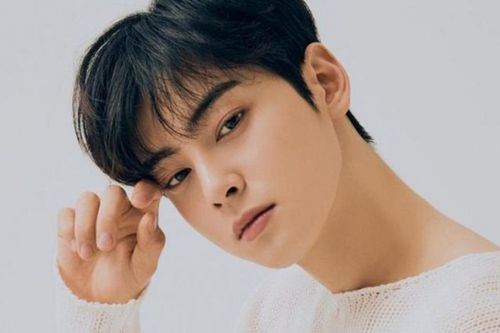 Cha Eun Woo chia sẻ chuyện được tuyển dụng khi còn là thiếu niên và bức ảnh thời đi học