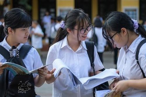 Số lượng đăng ký dự thi và tỷ lệ chọi vào lớp 10 THPT Hà Nội