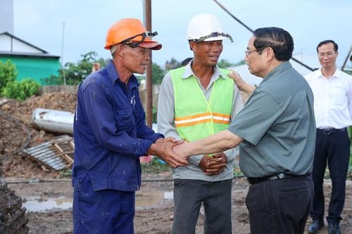 Thủ tướng khảo sát dự án cao tốc Châu Đốc-Cần Thơ-Sóc Trăng và công tác ứng phó sạt lở tại Cần Thơ
