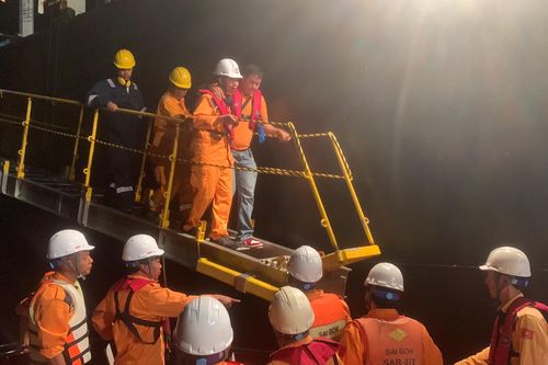 Cứu nạn thuyền viên Philippines gặp nạn trên vùng biển Việt Nam
