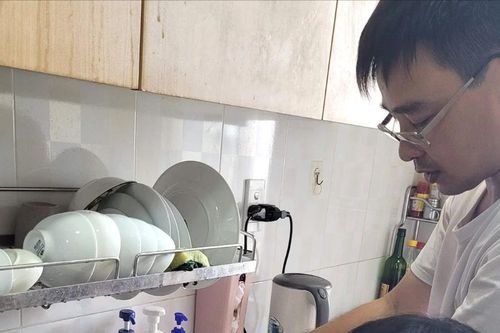 Podcast: Hãy để 'bão giông' bên ngoài cánh cửa