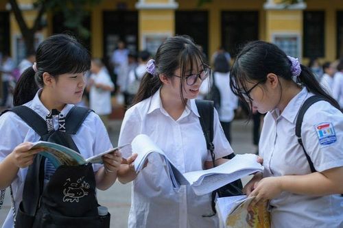 Top 3 trường THPT công lập ở Hà Nội có tỷ lệ chọi cao nhất