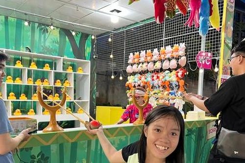 Nườm nượp bạn trẻ xếp hàng vào khu vui chơi 'kiểu Mỹ' ở TP Thủ Đức