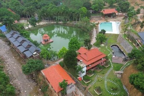 Lấn suối, xây dựng nhà trái phép trên đất rừng ở Hòa Bình