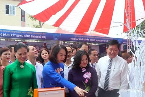 Hơn 11 nghìn người tham dự Ngày hội gắn kết giáo dục nghề nghiệp Thủ đô 2024