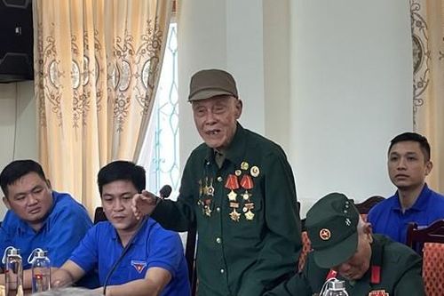Gặp gỡ, ôn truyền thống hào hùng với chiến sĩ Điện Biên