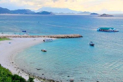 Bé gái 6 tuổi té ngã tử vong khi du lịch ở Ninh Thuận