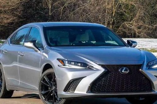 Lexus sắp điện hóa hoàn toàn dòng sedan ES