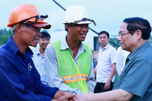 Thủ tướng Phạm Minh Chính thị sát công trình trọng điểm tại Cần Thơ