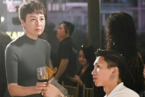 Mẹ vợ Đoàn Văn Hậu muốn hút mỡ, nâng ngực