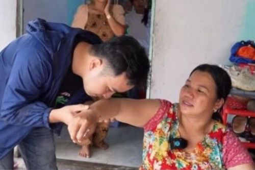Người phụ nữ Kiên Giang tỏa mùi thơm kỳ lạ trên cơ thể, ai cũng tò mò đến 'ngửi thử'